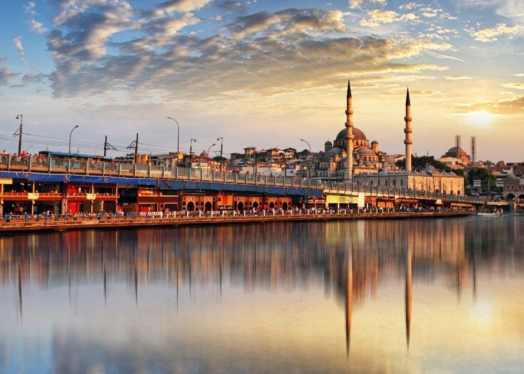 من برج غالاتا إلى رحلات البوسفور: أفضل إطلالات إسطنبول ببطاقة واحدة