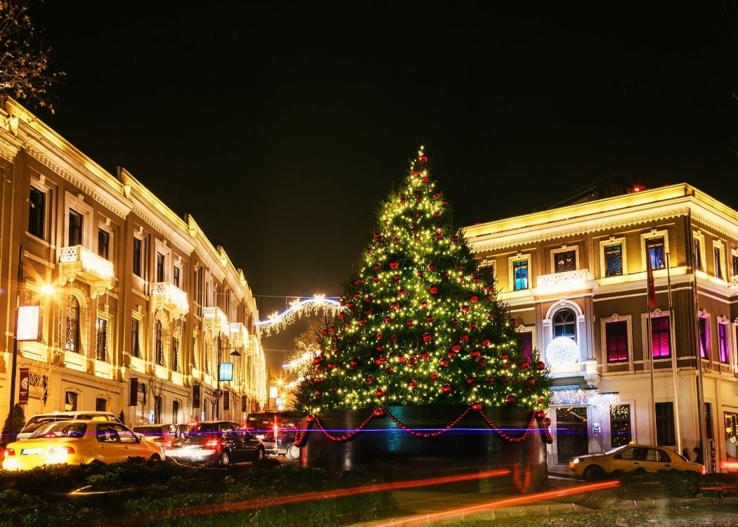 How to Celebrate New Year in Istanbul: From Bosphorus Cruise to Rooftop View
