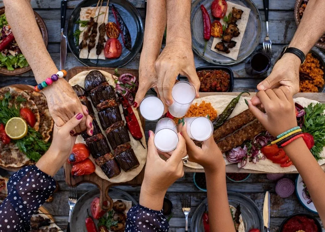turkish_raki_drinking_culture_istanbul