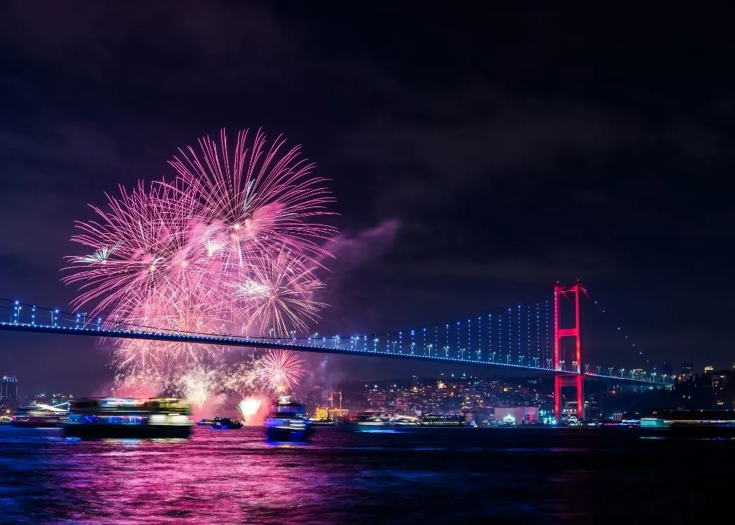 new year in istanbul what to do how to celebrate fireworks bosphorus