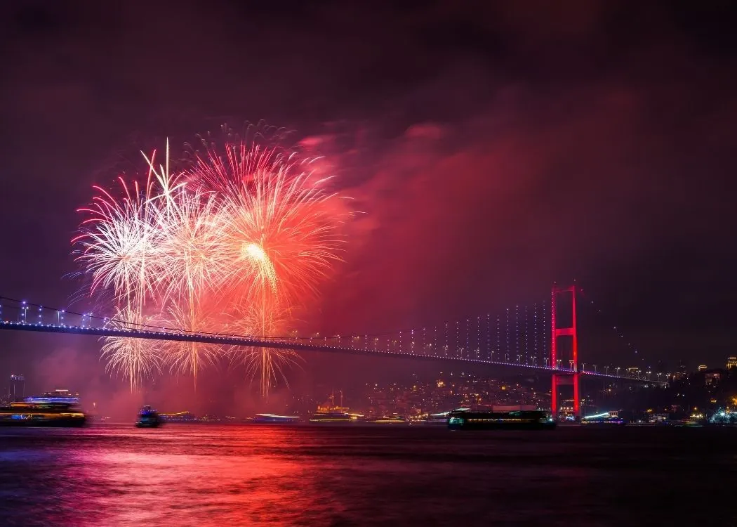 new year in istanbul what to do how to celebrate fireworks bosphorus