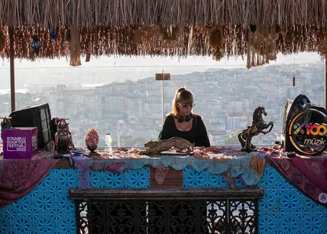 istanbul_rooftop_festival_cocktails_music_nighlife_tips